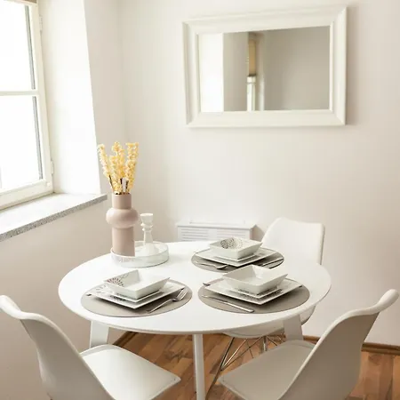 Altstadt Apartment *